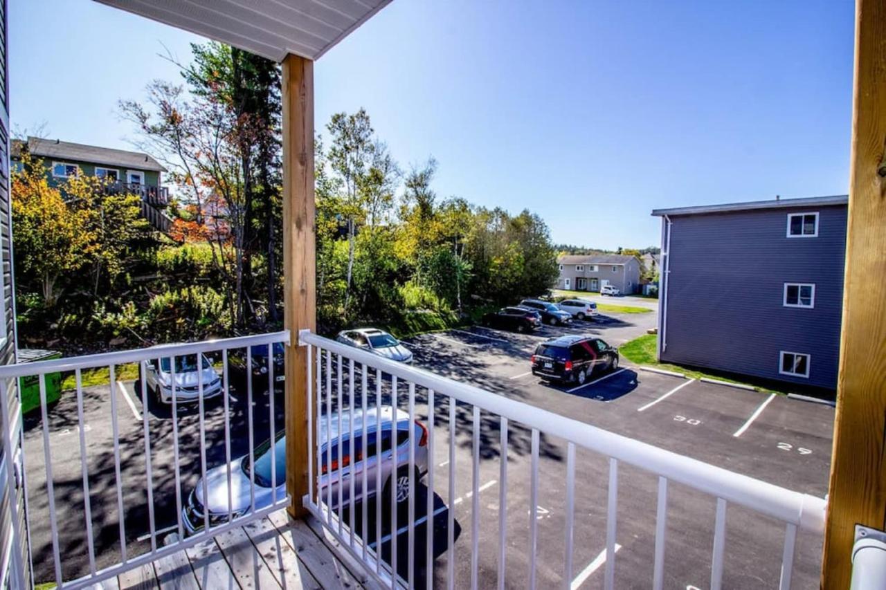 Newly Renovated Modern Condo Near Hospital, Unb Patio & Parking Coffee Saint John Eksteriør bilde